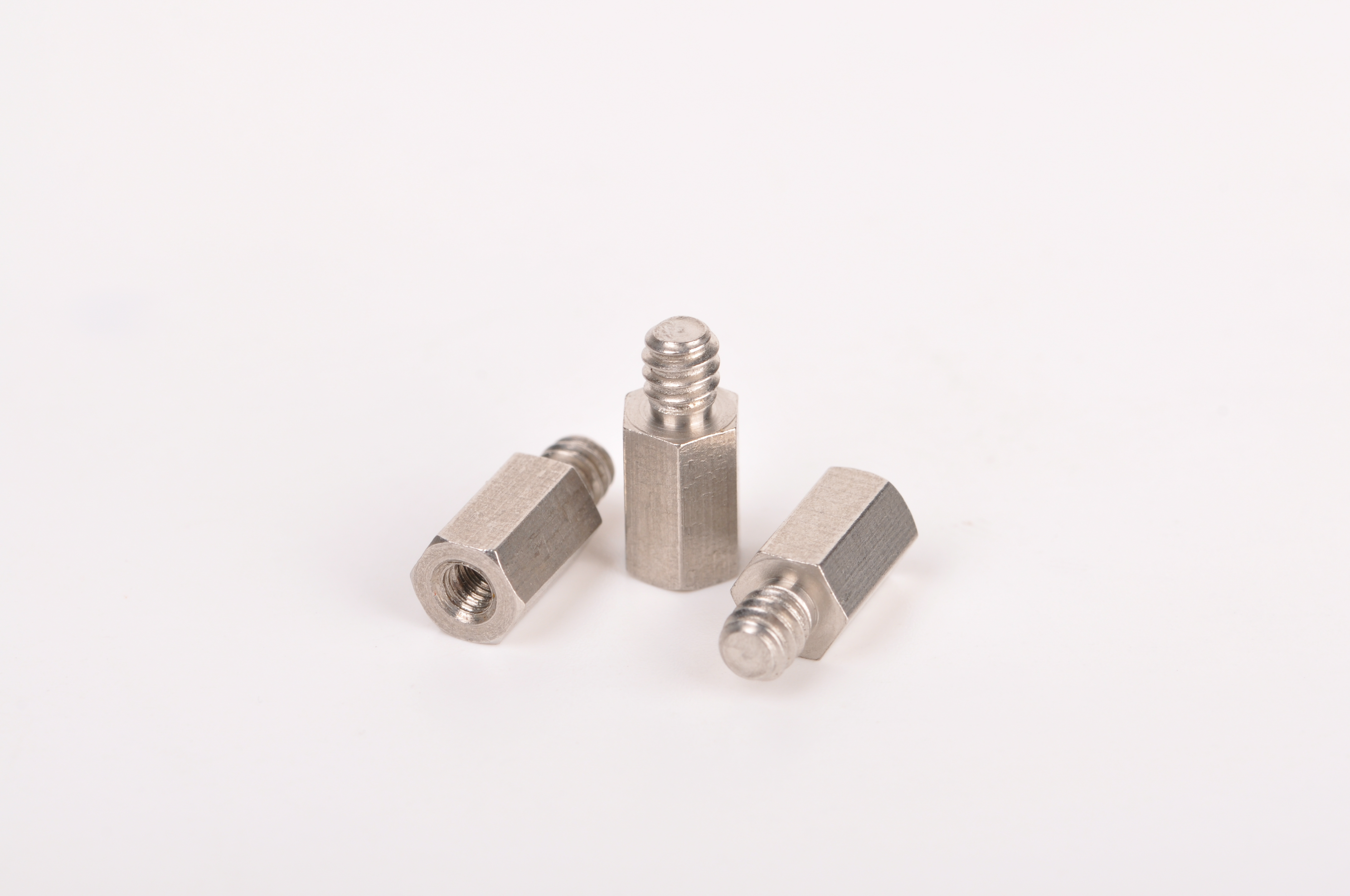 6-32X4.8不銹鋼螺柱、單價0.68_